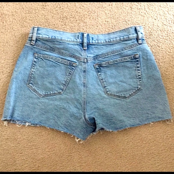 Like New! Ann Taylor Loft Denim Cutoff Shorts in Size 4/27 Curvy - Picture 2 of 3